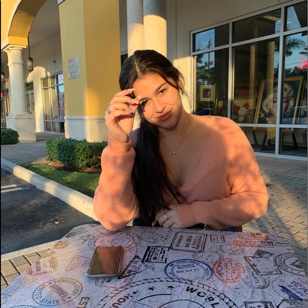 Meet your Posher, Chabella